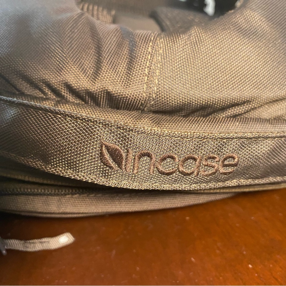 Used Incase ICON Slim Pack - Picture 9 of 11